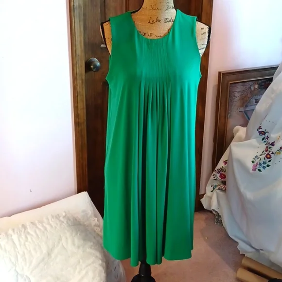 green emerald velvet dress Think About It Kelly Green Midi Dress  Shop the Mint